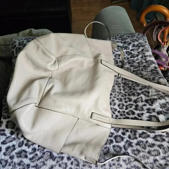 Michael Kors |  Slouchy Leather Beige Tote Bag - Picture 6 of 16